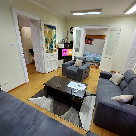Bukoleon Apartment
