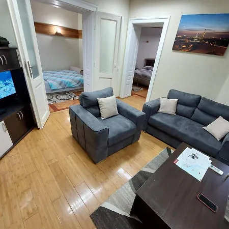 Bukoleon Apartment *