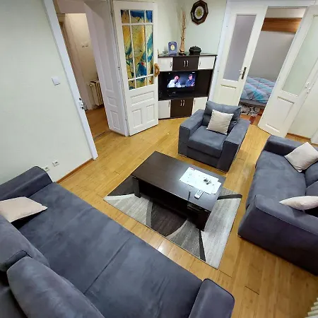 Bukoleon Apartment
